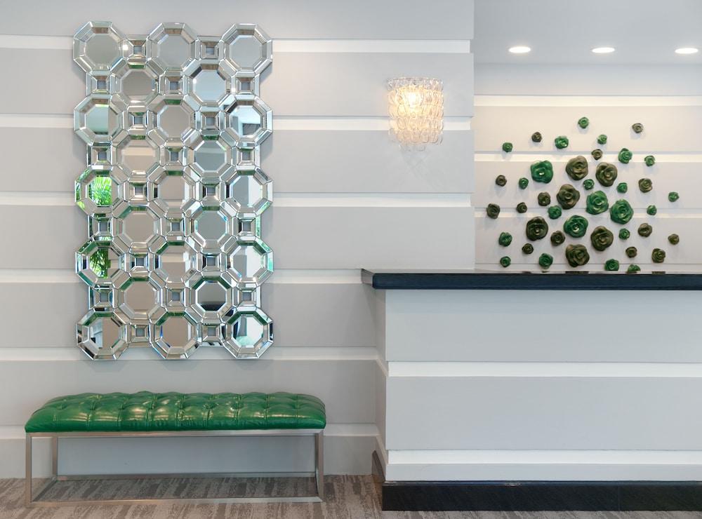 State Plaza Hotel 4*